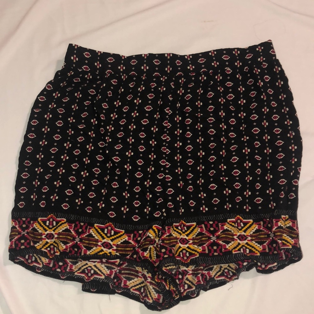 Tribal print flowy shorts
